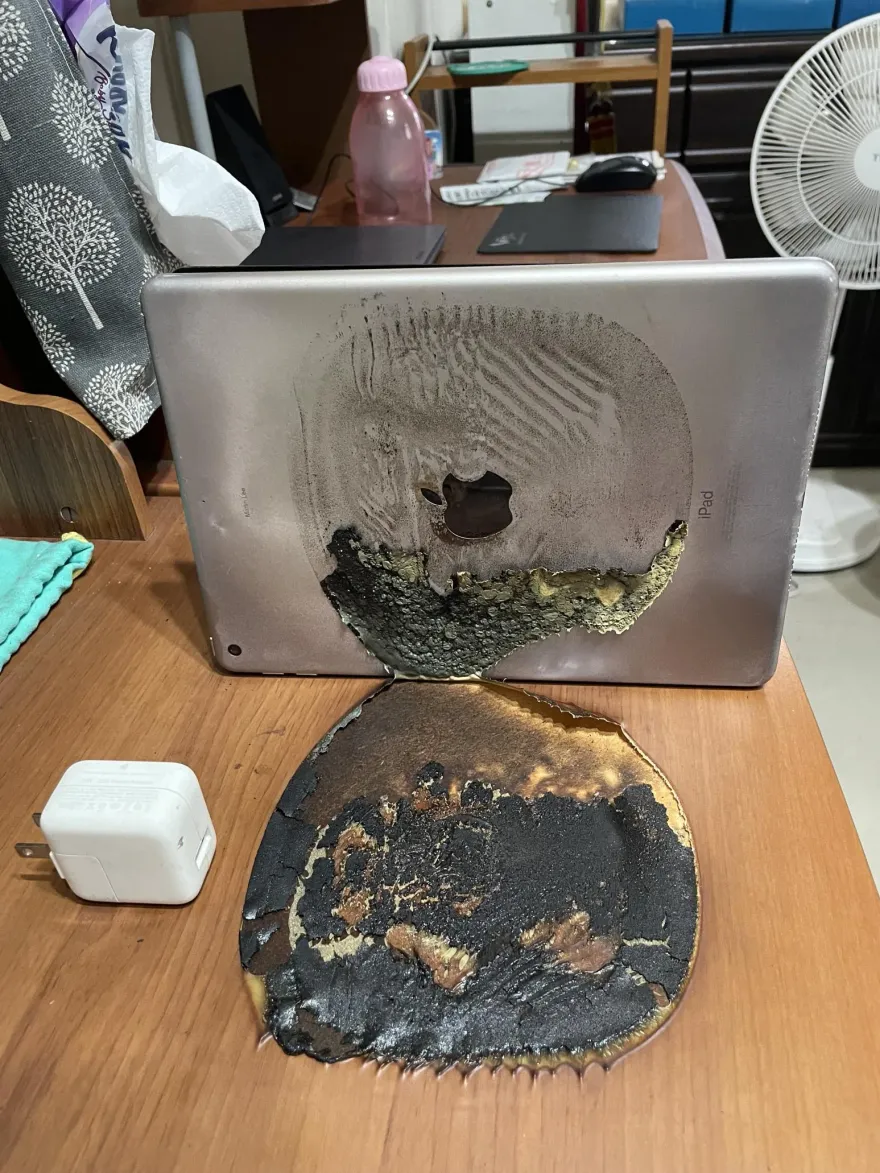 IPAD充電自燃！木桌慘燒出「大黑洞」…結局逆轉網罵：不利證據都公佈出來了