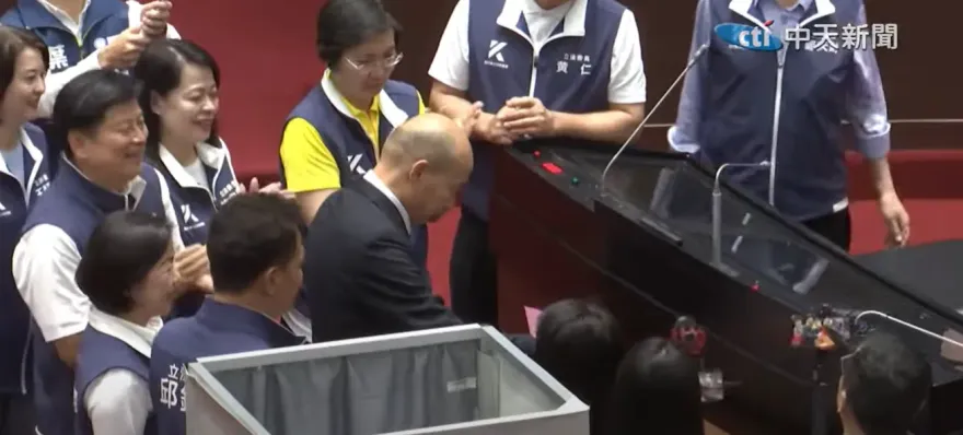 藍白封殺覆議　韓國瑜也投票表態　鍾沛君：立法院的尊嚴不容被抹黑