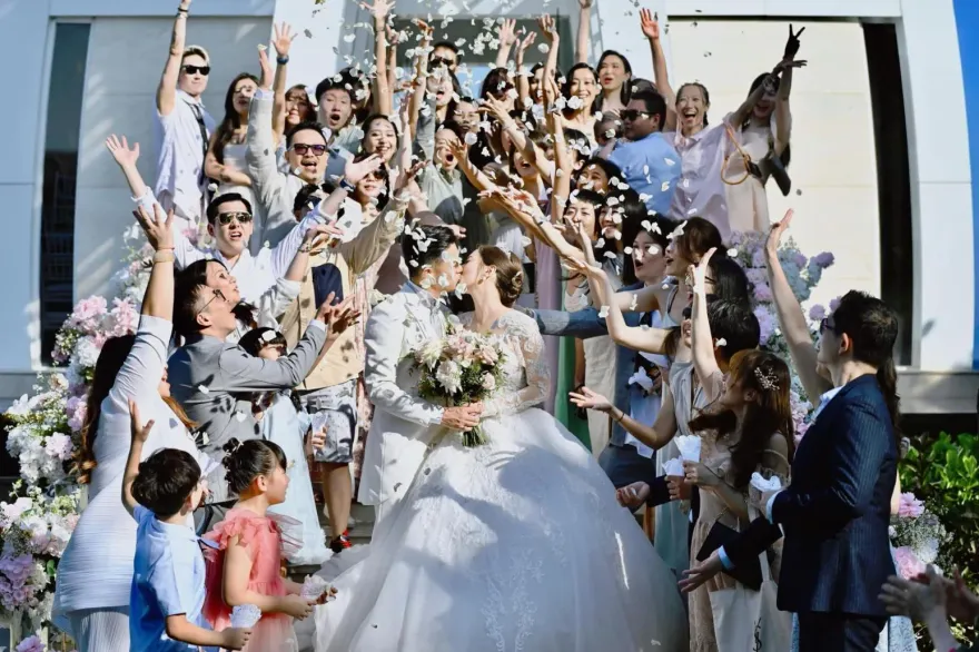 快訊/美女主播房業涵結婚了！揭老公身分「非常疼愛我」　浪漫婚紗照曝光