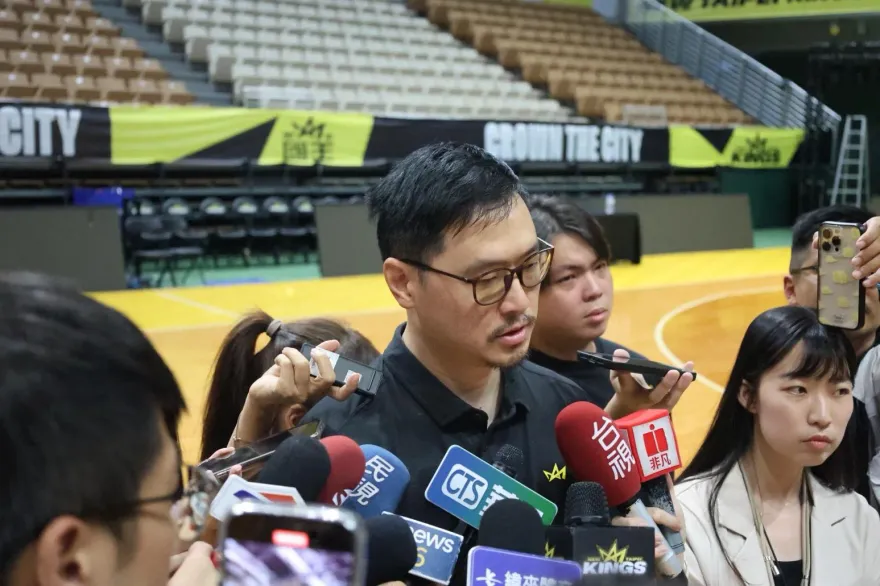 通篇廢話！被問新聯盟話題　新北國王執行長陳信生狂跳針：我沒辦法回答