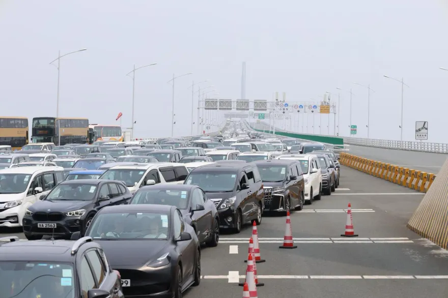 港珠澳大橋日均1.2萬車次創新高　「港車北上」申請者破6萬