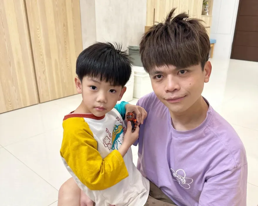 蔡桃貴動手術！「全身黏滿線」躺病床　蔡阿嘎心疼：還是有點捨不得