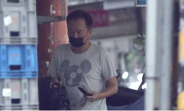 孫鵬成功挽回婚姻...載狄鶯出門！　她「下車丟兩包」恐挨罰