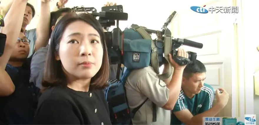 聲援陳玉珍！「路過」民進黨團記者會　徐巧芯舉1事大酸：心虛、怕了？