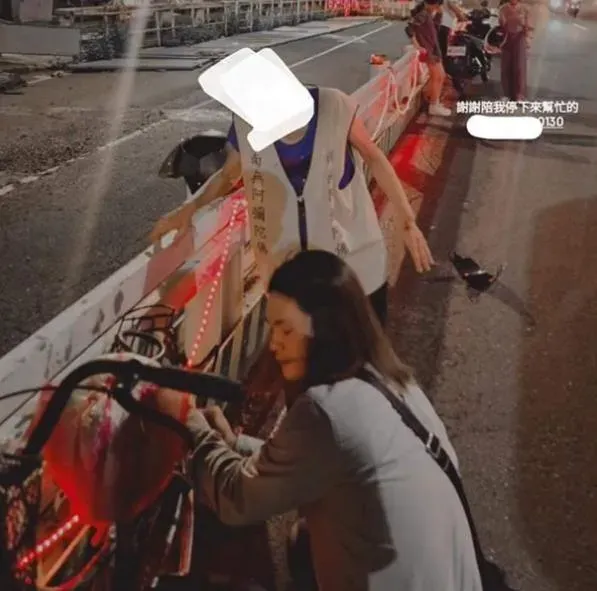 「阿彌陀佛姐」遭機車追撞！目擊者：滿臉都是血　傷勢曝光了