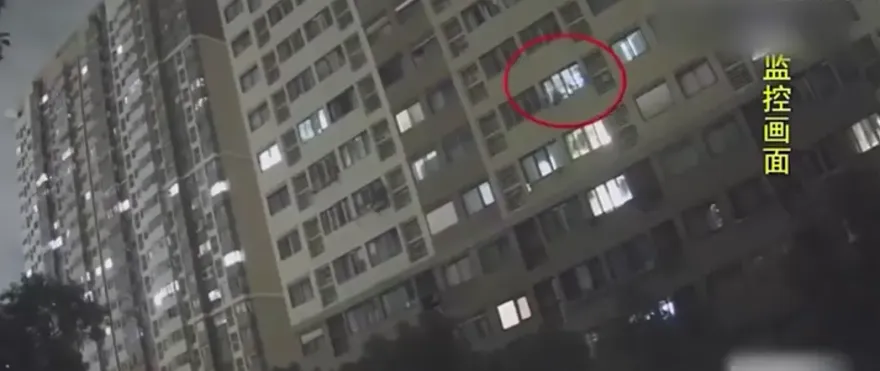 影/一衝動賠9萬！單親媽因女兒「夜不歸宿」氣炸　高空拋物砸壞2車被判刑