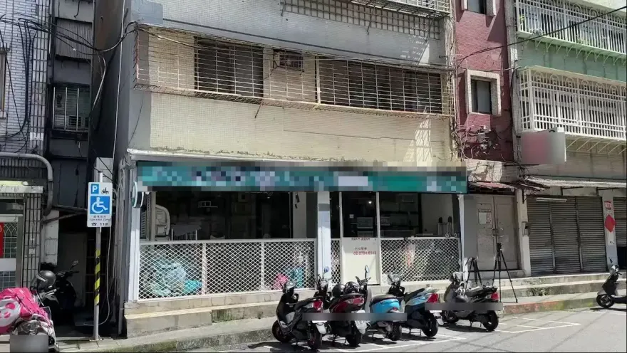 「收攤買個教訓是對的！」自稱寵物店2樓外牆施工人員曝住戶遭騷擾：連家都不敢回