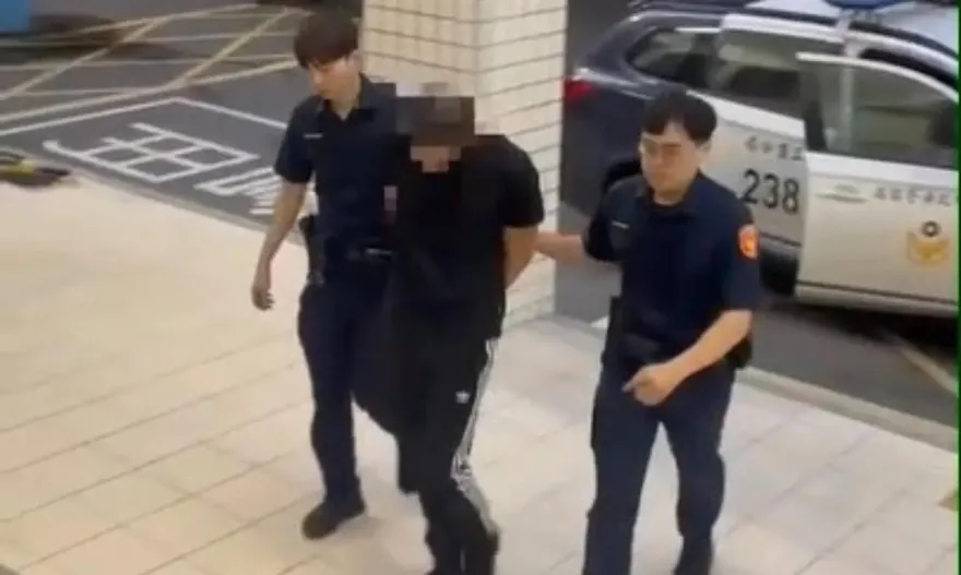 影/娃娃機店偷公仔拒捕開車衝撞逃逸　27歲賊遇路過刑警遭圍捕逮獲