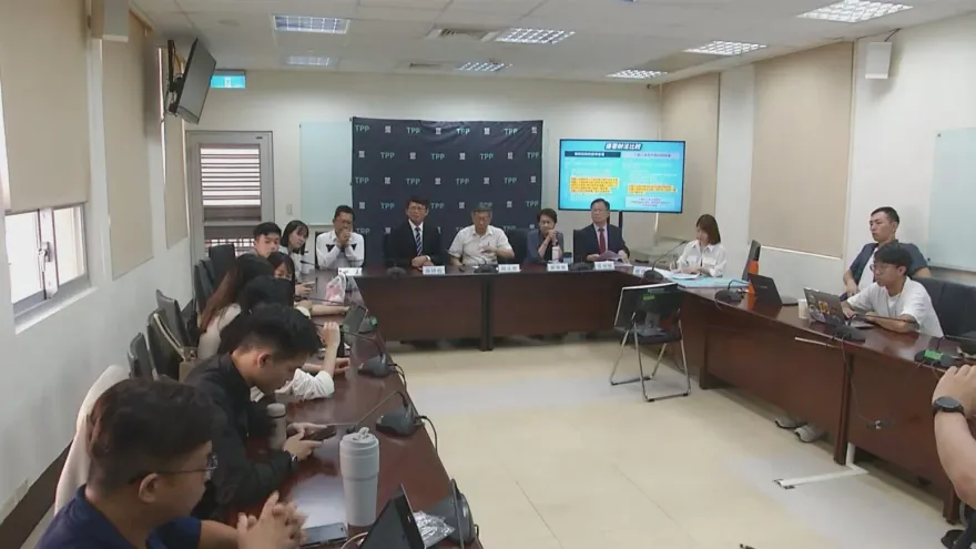 民進黨發函韓國瑜加開臨時會　白營拒絕：上次就是你們不同意延會
