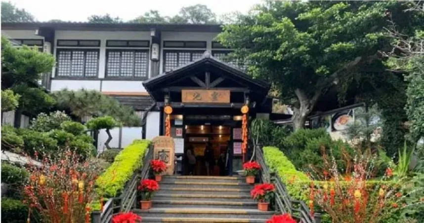 昔自製偷拍器「同月落網」！北投皇池溫泉偷拍慣犯收押　知情人士：自有報應