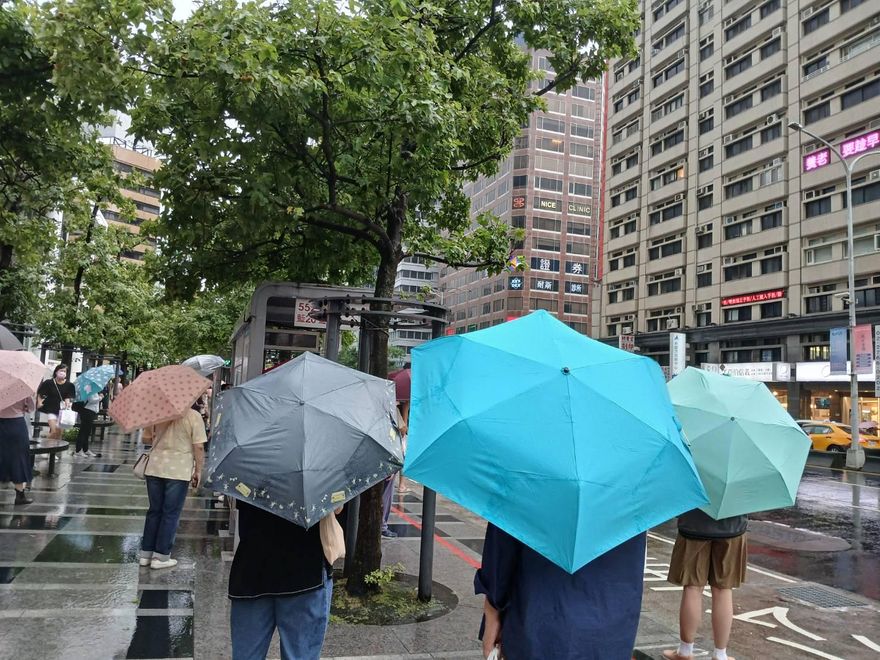 端午連假天氣！雨暫緩轉悶熱　收假日變天「全台甩雨」