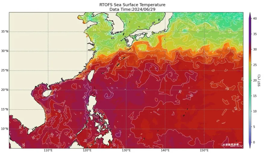 海水熱到發燙「一片紅通通」！台灣海峽熱飆30度　粉專：壓制颱風發展