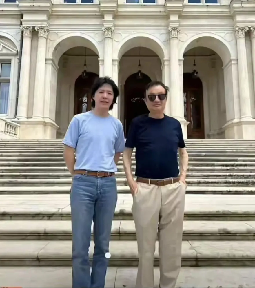 影/「鋼琴王子」嫖娼神隱3年首在陸亮相　李雲迪同框華為創辦人任正非惹議