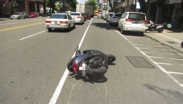 快訊/車禍現場曝！亞洲當代藝術家石晉華身亡　「走筆人生」告終藝界悲