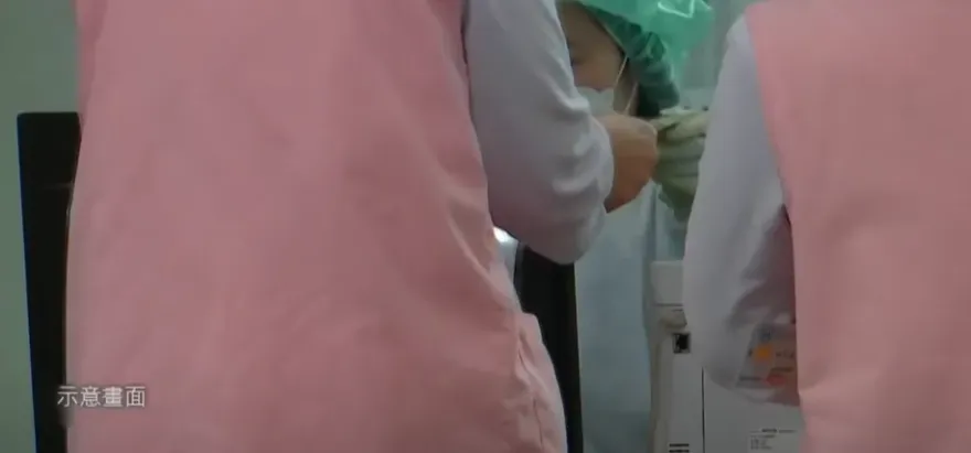 菜鳥護理師PO薪資單「第一個月薪水26K」　親吐辛酸內幕：工作包山包海