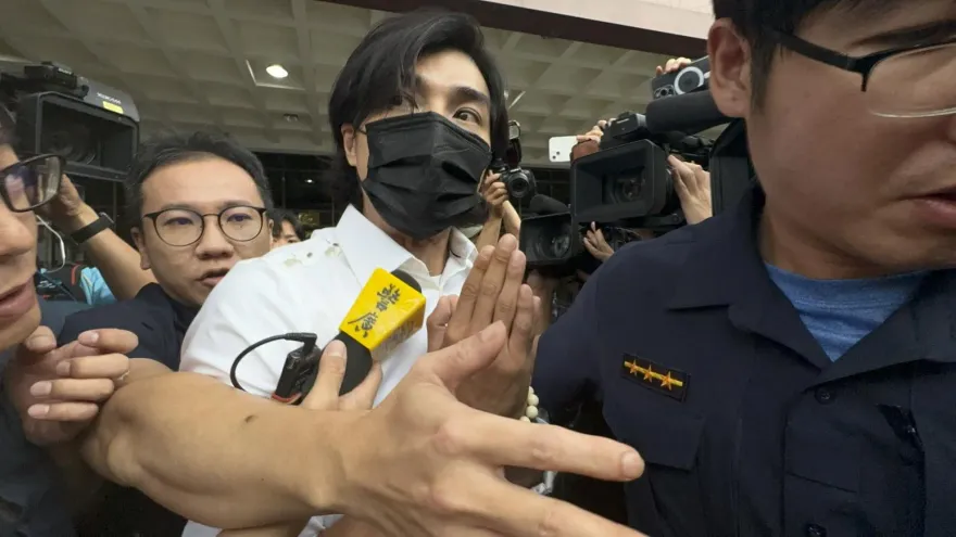 快訊/遭酒店妹控告妨害性自主　賀軍翔出庭：「我沒有做不禮貌的行為」