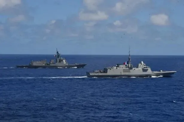 環太平洋演習前預先演練　日、法軍艦聯合海上訓練