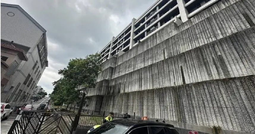 毒蟲通緝犯被檢舉！警上門「他慌到跳窗」　不慎墜樓亡…肢體變形死狀慘
