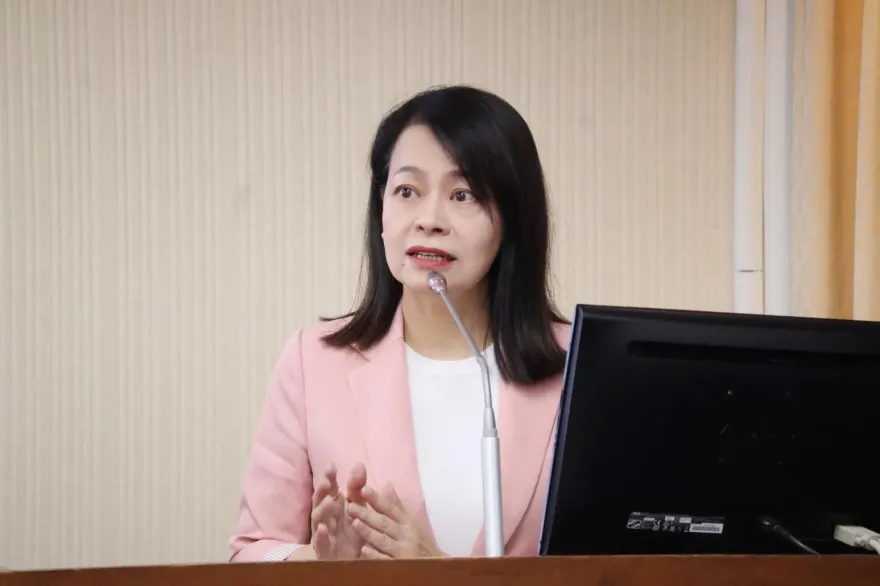 卓榮泰政策宣講配合綠營大罷免　許宇甄轟「造謠國家隊」
