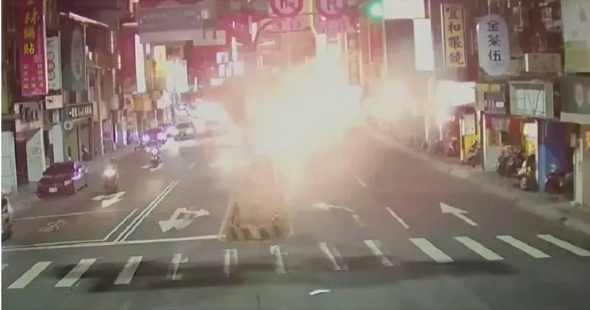 三重人的夜晚！丟鞭炮炸車轟出「大洞」     警全力追緝惡搞男