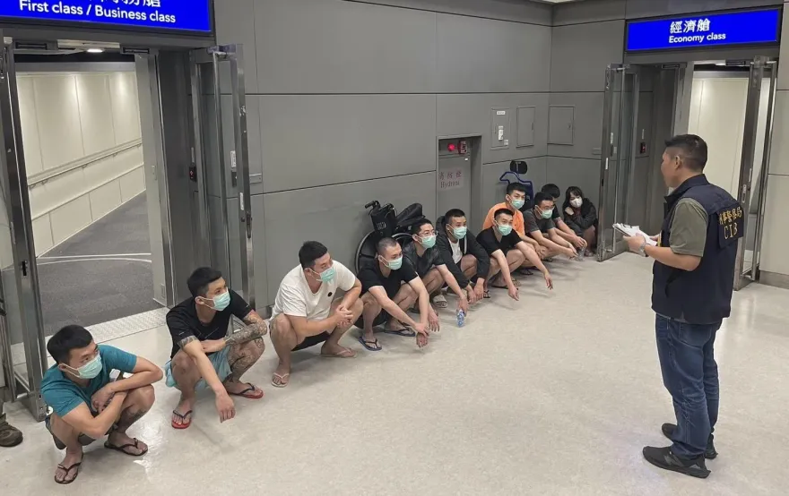 峇里島11通緝犯返台押解台中　多為詐騙犯6人將入監服刑