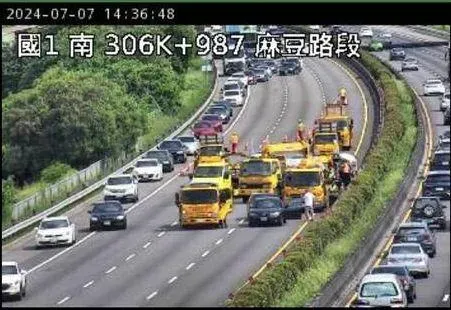驚！國1麻豆段「7車撞成一團」　北向安定至麻豆管制封閉