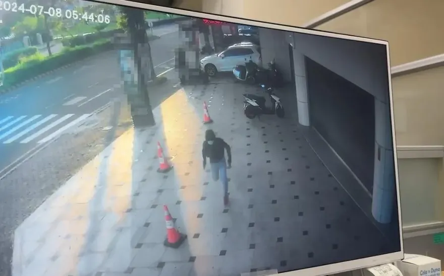 槍手正面照曝光！黑衣人直奔林士傑家　「雙槍開轟」火速逃離