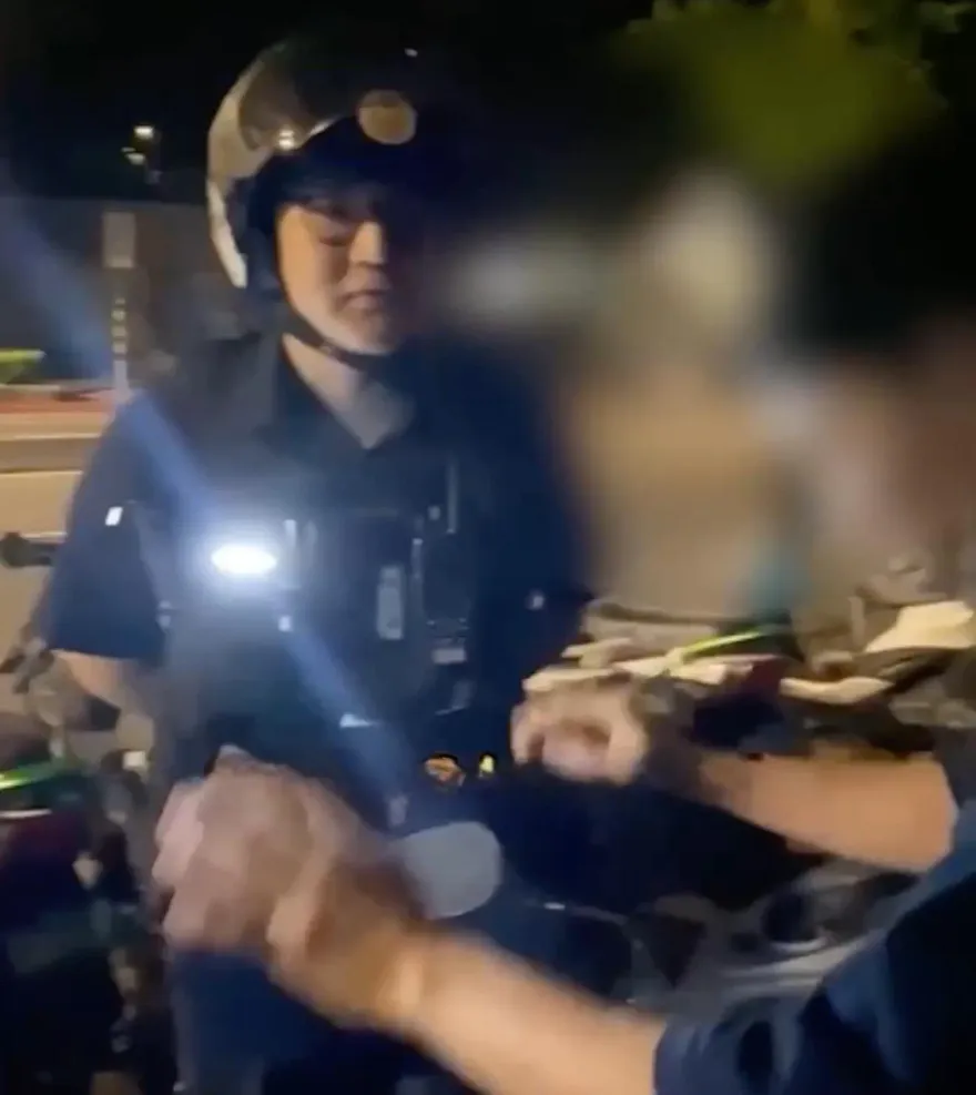 影/執法過頭？北市男酒後幫女友移車　下秒埋伏警跳出「咬定酒駕」