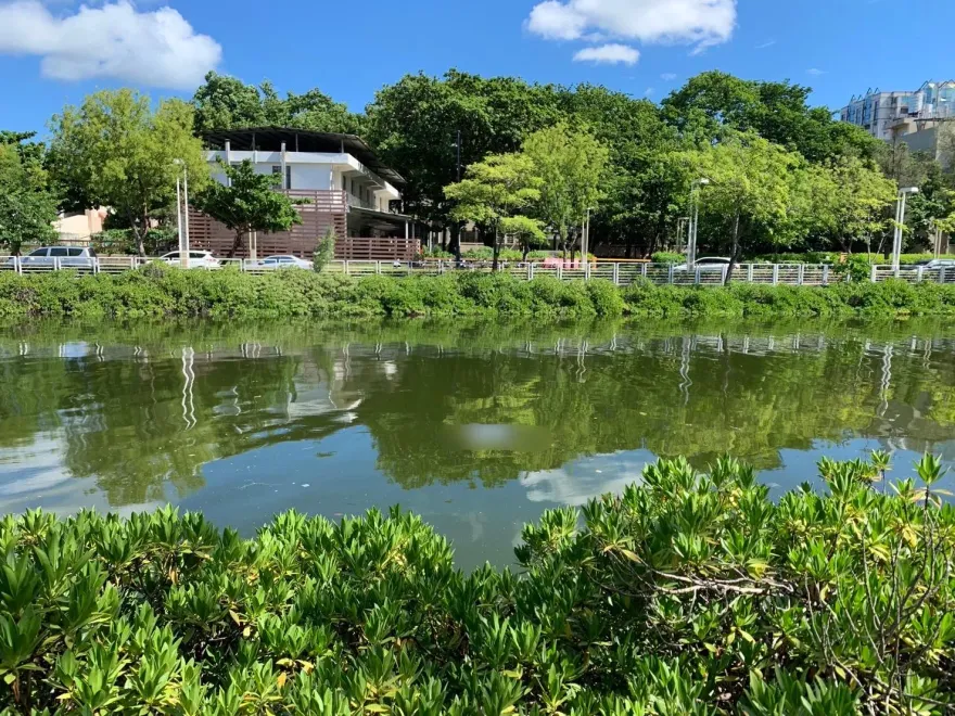 高雄清潔隊愛河撈垃圾「驚見浮屍」　身分證是63歲男