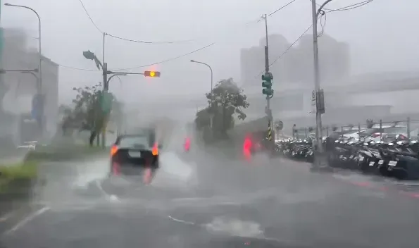 雨還沒下完！明「這區域」恐有局部大雨　今累積雨量TOP10「8個都在北部」