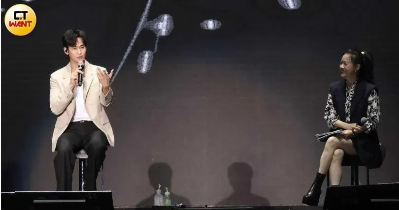 曾寶儀認家中1處全是金秀賢！主持見面會「私下對話」曝光