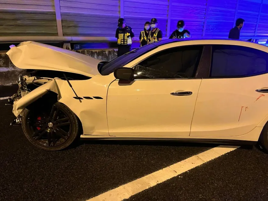 快訊/這下真的「目屎滴」！台中男開海神撞護欄車頭毀　就醫還被抓包酒駕