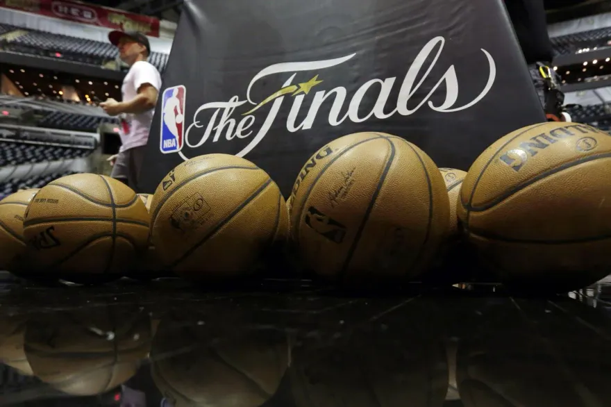 賺翻了！NBA簽11年2.5兆轉播新約　頂級球星年薪有望破億美元