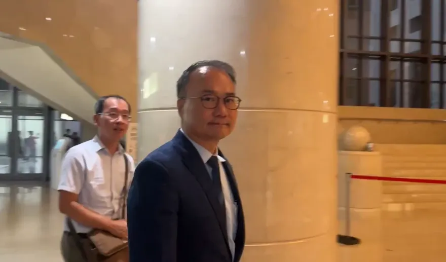 影/鄭文燦遭「當庭收押」！涉貪污2度交保難逃一劫　律師不服再戰：將提抗告