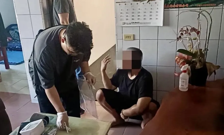 影/抓到了！板橋銀樓搶案嫌犯南下逃亡　躲南投民宅遭逮獲