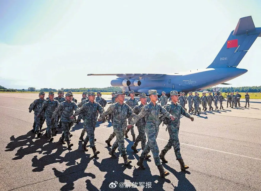 軍中稱「哥」有問題？《解放軍報》：不正規稱謂須糾治