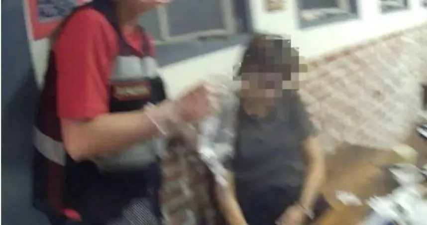 坐餐桌旁突「石化」！嘉義49歲女吃飯過程昏倒　友人嚇壞急求助