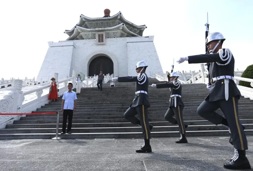 中正紀念堂儀隊「耐熱訓練」是啥玩意　老將軍怒爆內幕：根本沒聽過！