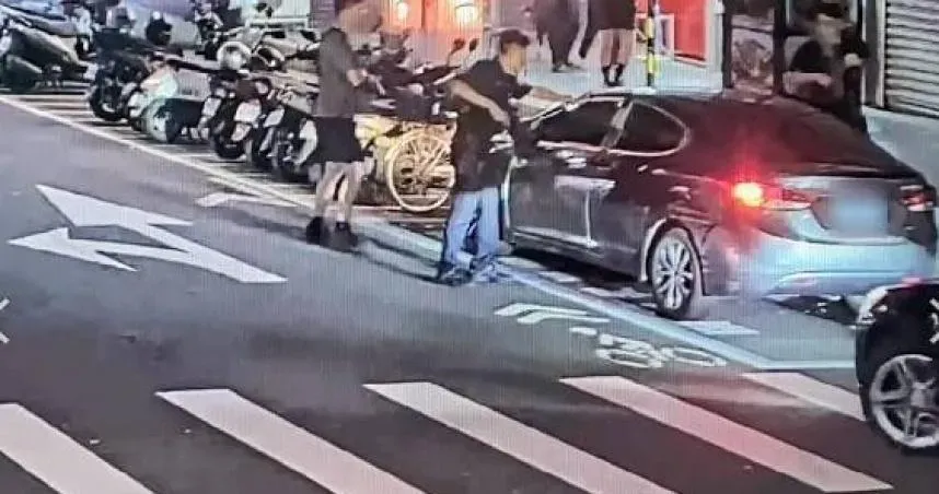 路邊噓噓被喝斥！2尿男見笑轉生氣　竟持西瓜刀狠砍9cm傷