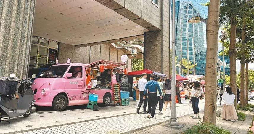 內湖商辦周邊餐車多！大熱天恐成食安漏洞　衛生局回應了