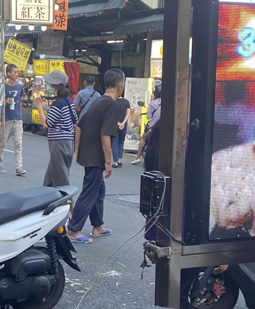 街友領愛心餐遭白眼驅趕！　樹林牛排店發「道歉啟事」....眾人感動力挺