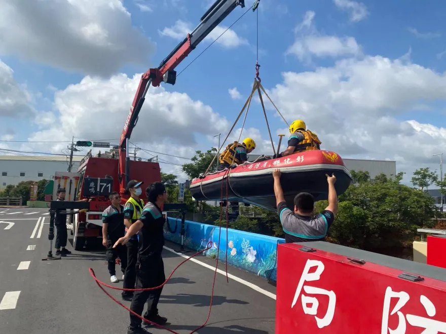 快訊/和美女不明原因墜溪！岸上留機車和包包　2小時後尋獲明顯死亡