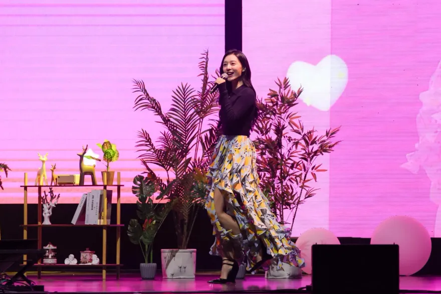《淚之女王》真的淚崩！金智媛見面會落淚緊急「退場」