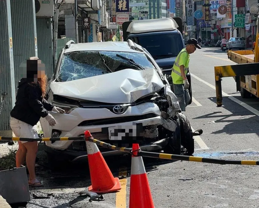 快訊/下午4點才修好！新營男撞電箱害大家熱死　1218戶停電搶修中