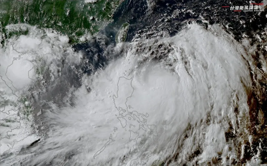 中颱凱米「3滿貫」強灌台灣！北宜花首當其衝　中南部風雨晚半天