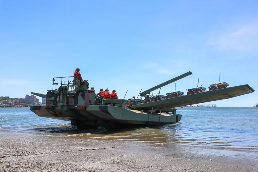 強化淡水河防拱衛中樞　漢光40號首日工兵演練阻絕設置