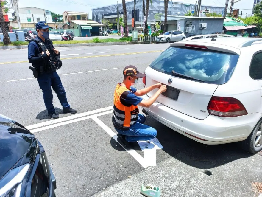 不納稅、惡意違規「霸王車」趴趴走！屏東縣府不忍了　攜手警局強力取締