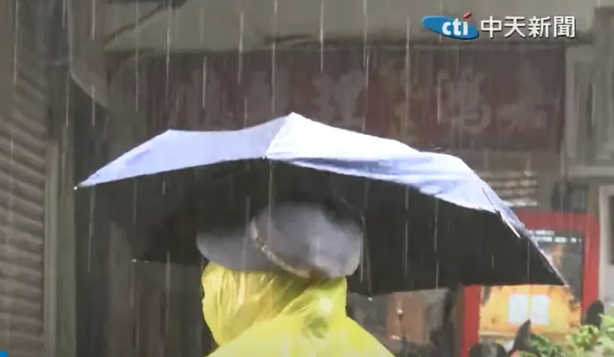 今水氣增「午後雷雨連炸2天」！下周一低壓通過　吳德榮：擾動醞釀中