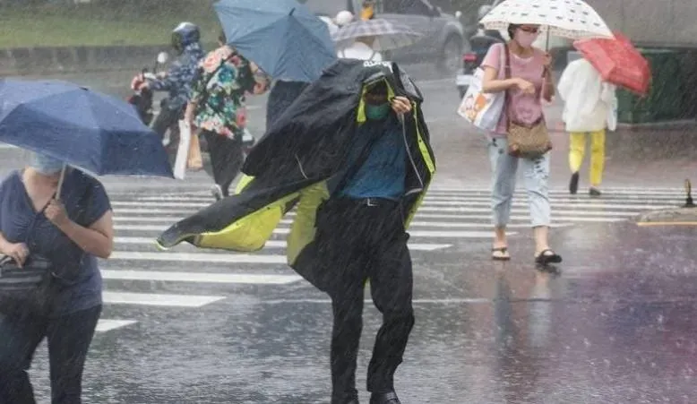 快訊/大雷雨狂炸新北、宜蘭！國家警報大響　示警範圍曝光