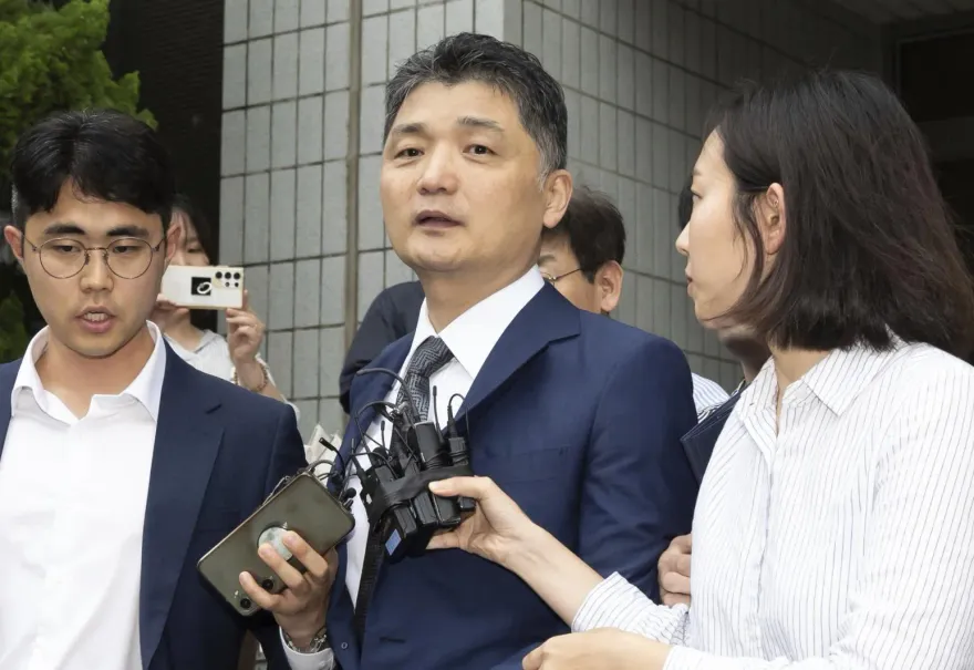 韓國Kakao創辦人被捕！涉嫌操縱股價　阻止HYBE收購SM娛樂